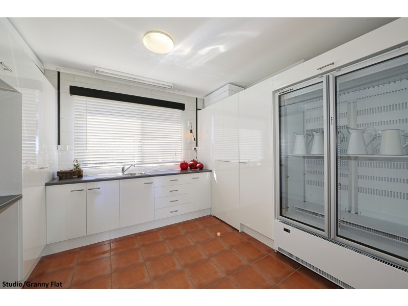 2 Camilleri Ct, Elliott Heads QLD 4670