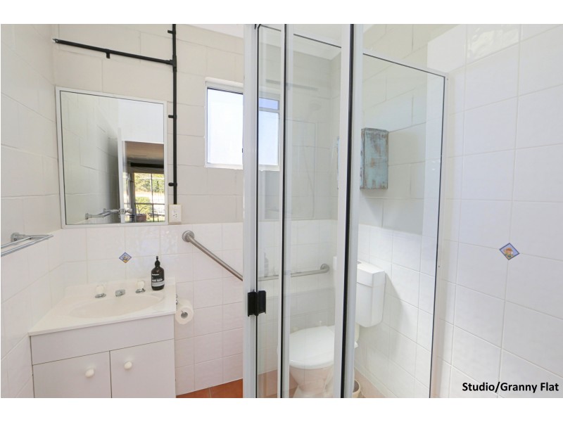 2 Camilleri Ct, Elliott Heads QLD 4670