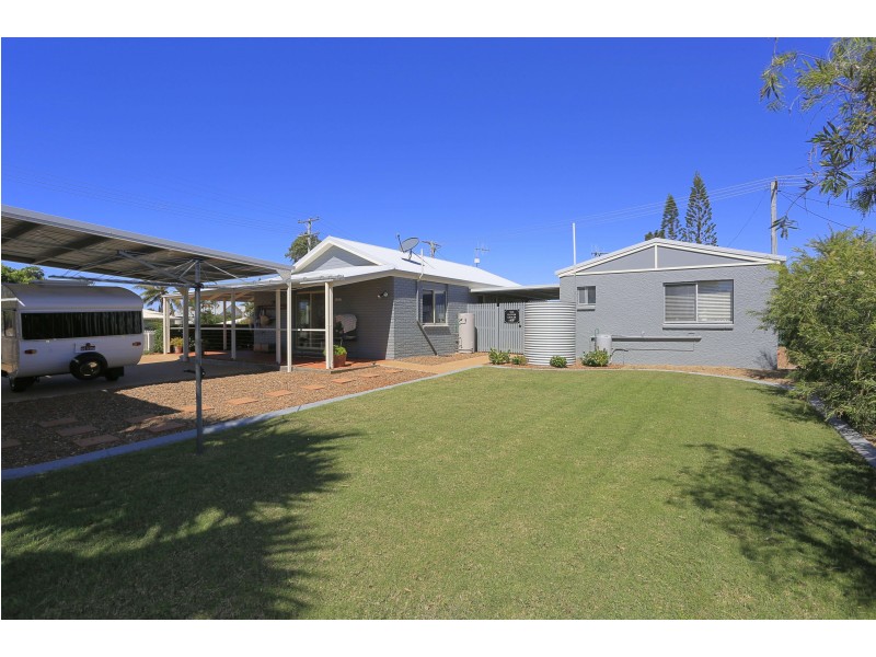 2 Camilleri Ct, Elliott Heads QLD 4670