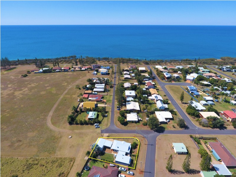 2 Camilleri Ct, Elliott Heads QLD 4670