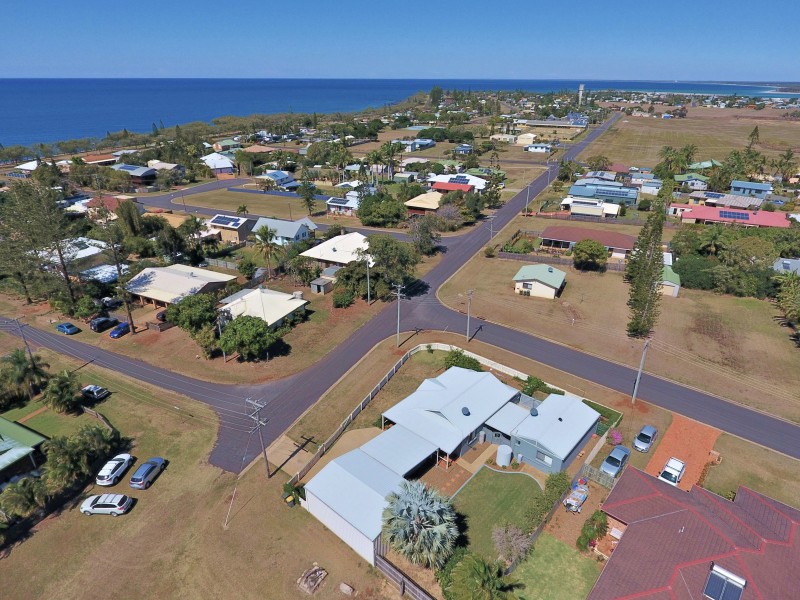2 Camilleri Ct, Elliott Heads QLD 4670