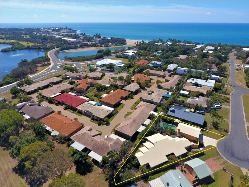 4 Redman Ct, Bargara QLD 4670