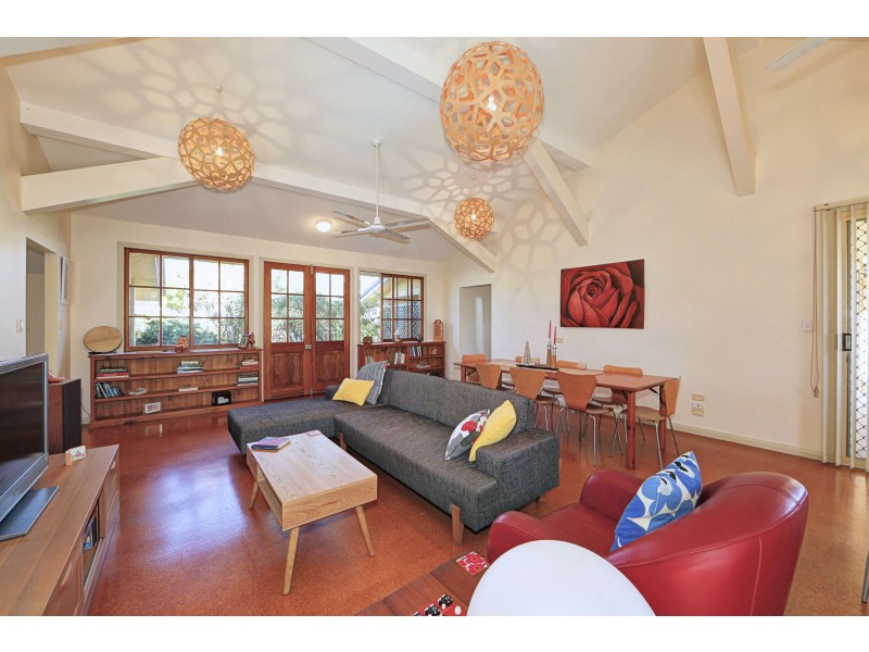 4 Redman Ct, Bargara QLD 4670