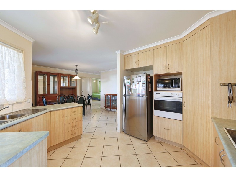 51 Shell St, Burnett Heads QLD 4670