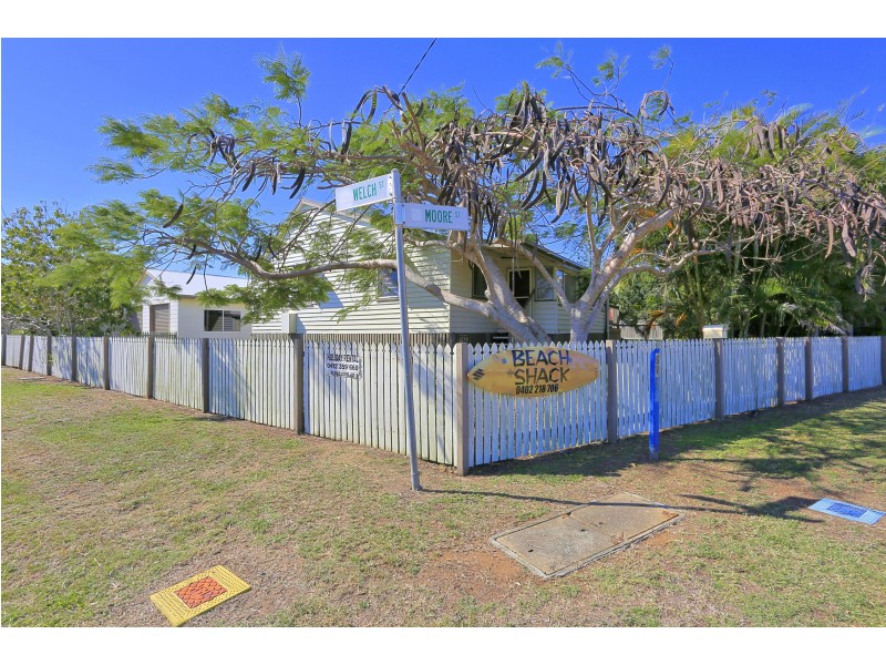 9 Moore St, Elliott Heads QLD 4670