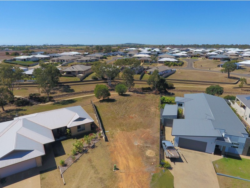 6 Sweetwater Ct, Ashfield QLD 4670