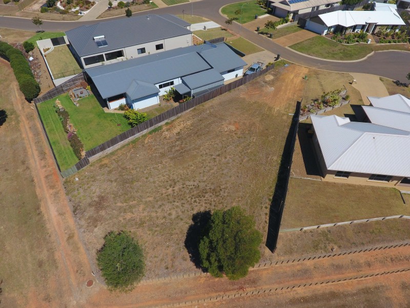 6 Sweetwater Ct, Ashfield QLD 4670