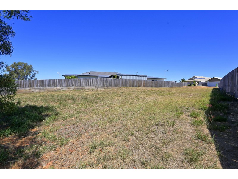 6 Sweetwater Ct, Ashfield QLD 4670