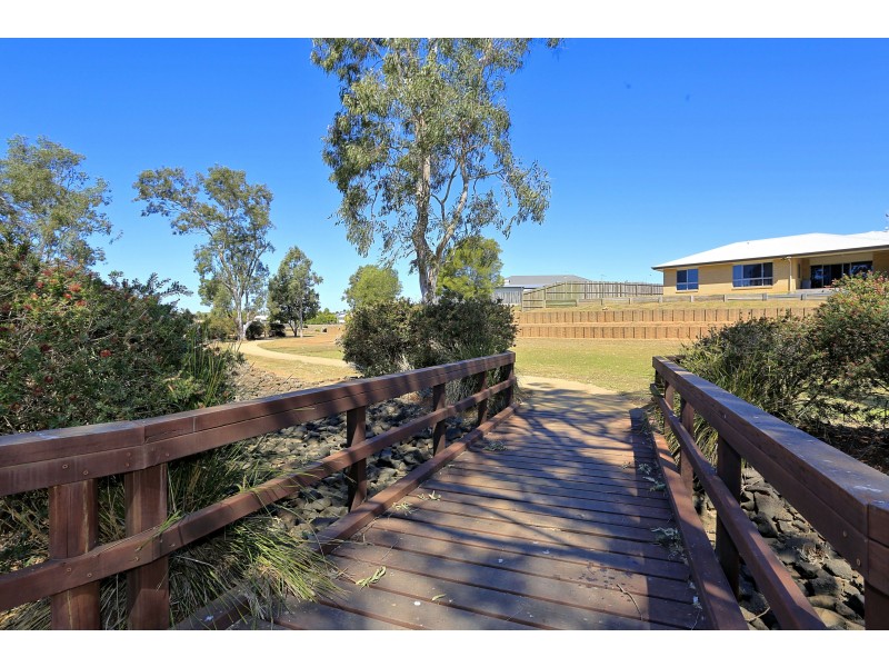 6 Sweetwater Ct, Ashfield QLD 4670