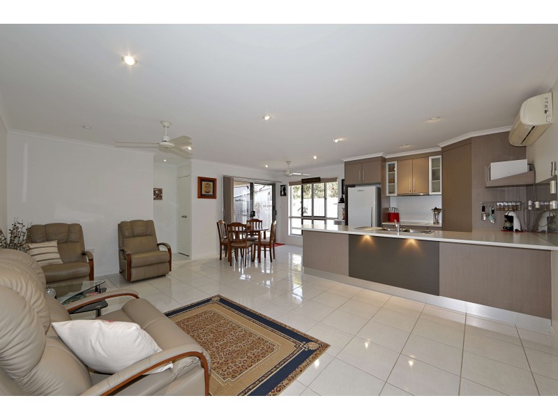 3/6 Theodore St, Svensson Heights QLD 4670