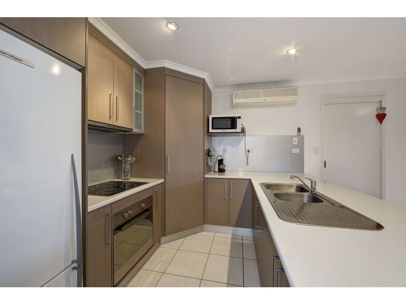 3/6 Theodore St, Svensson Heights QLD 4670