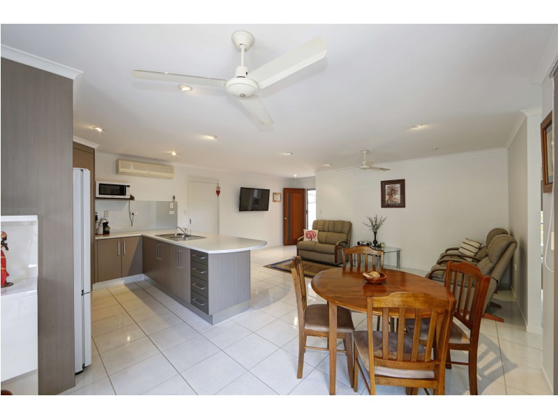 3/6 Theodore St, Svensson Heights QLD 4670
