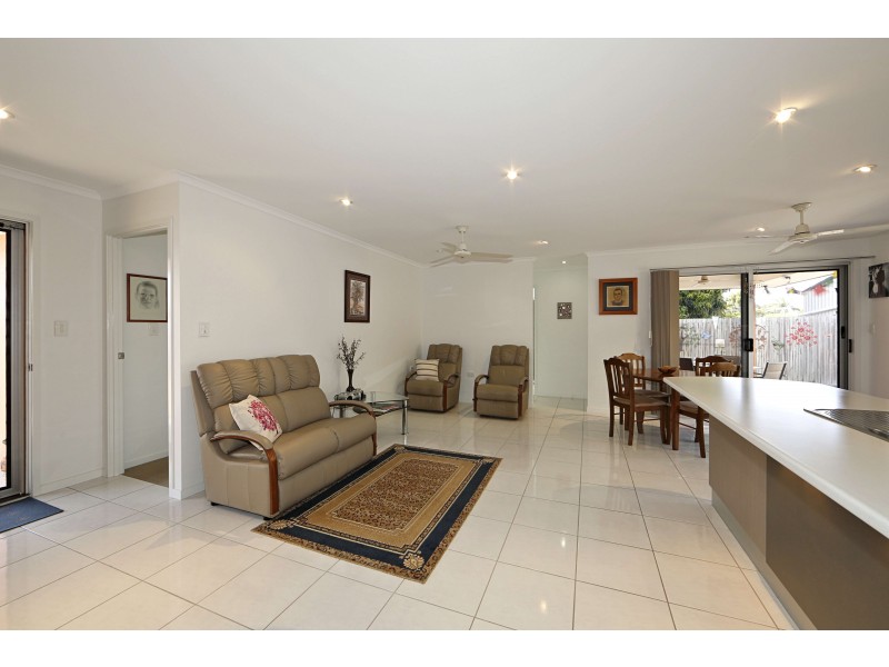 3/6 Theodore St, Svensson Heights QLD 4670