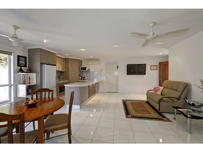 3/6 Theodore St, Svensson Heights QLD 4670