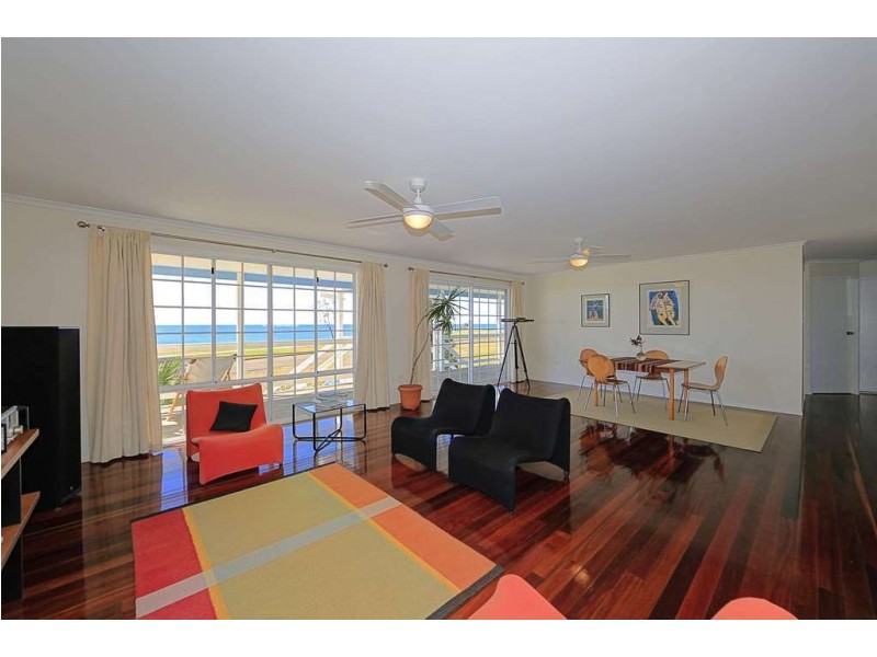 117 Sea Esp, Burnett Heads QLD 4670