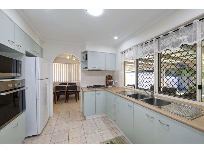 4 Solander St, Bargara QLD 4670