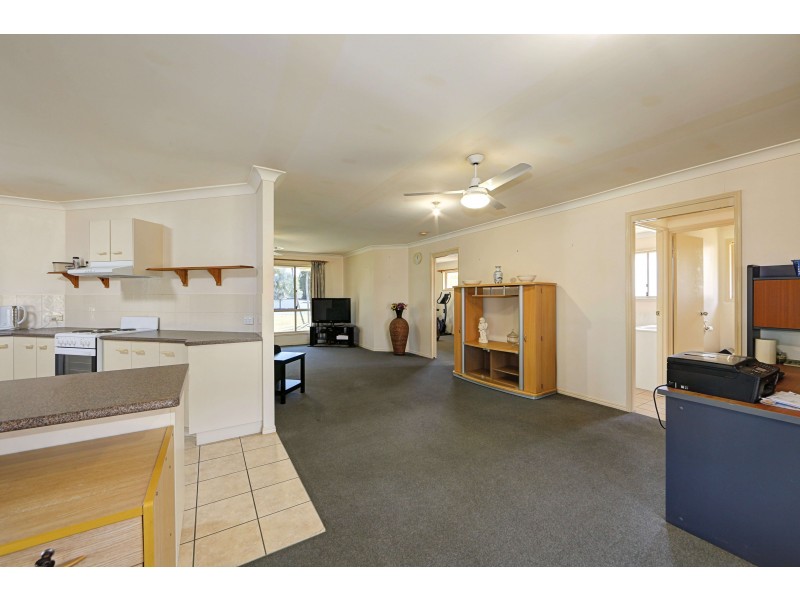 37 Spinnaker Bvd, Innes Park QLD 4670