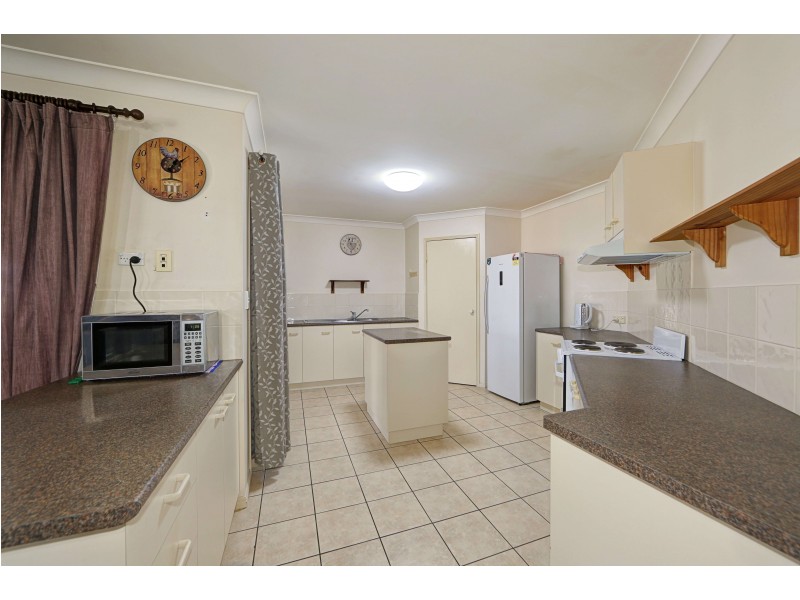 37 Spinnaker Bvd, Innes Park QLD 4670