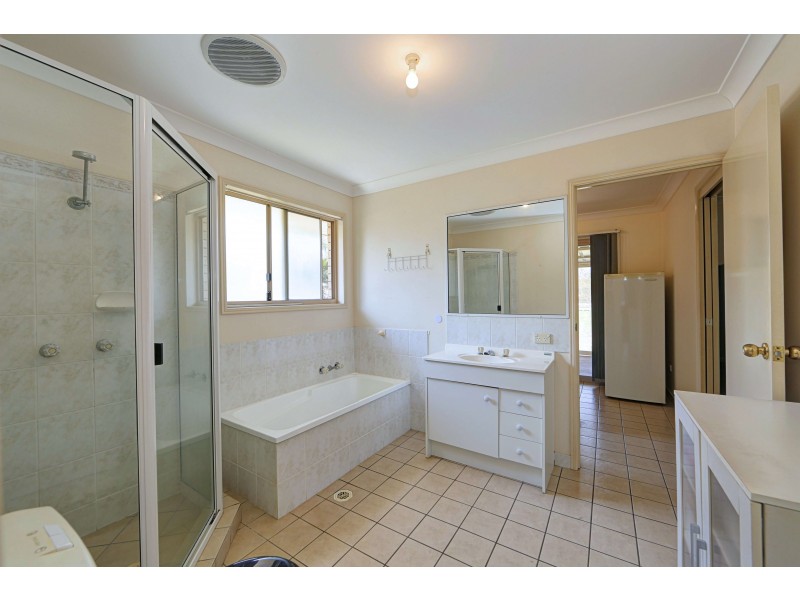 37 Spinnaker Bvd, Innes Park QLD 4670