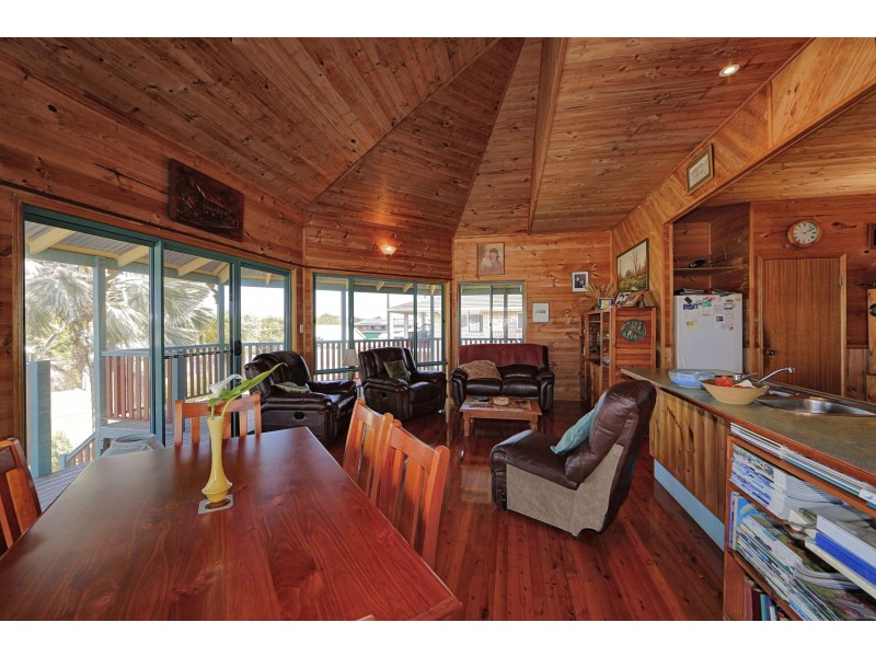 28 Oceanview St, Bargara QLD 4670