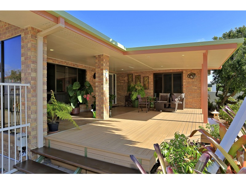 11 Bussey St, Bargara QLD 4670