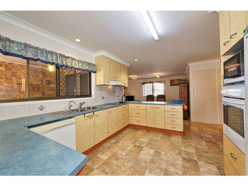 11 Bussey St, Bargara QLD 4670