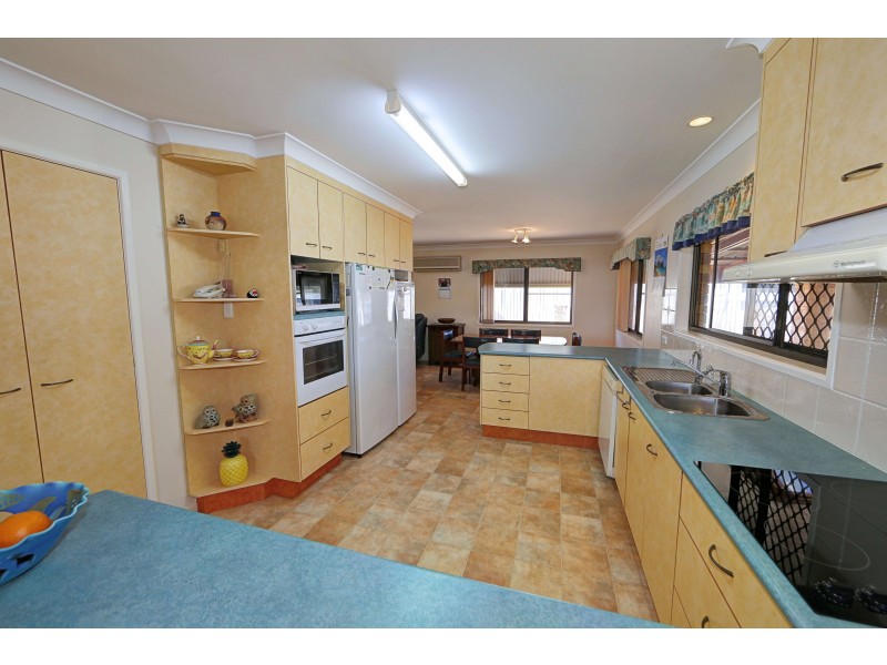 11 Bussey St, Bargara QLD 4670