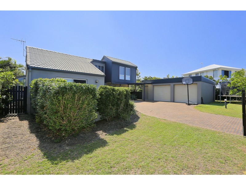 12 Oceanview St, Bargara QLD 4670