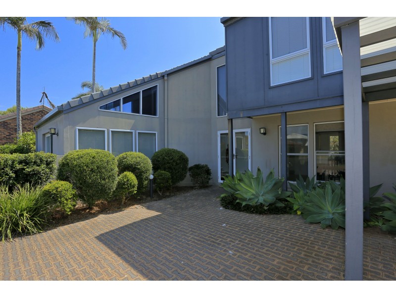 12 Oceanview St, Bargara QLD 4670