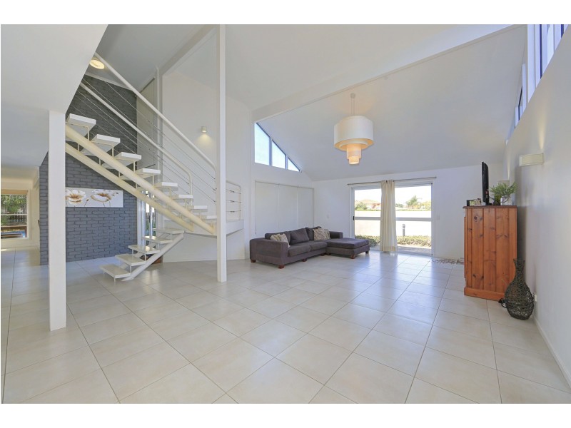12 Oceanview St, Bargara QLD 4670
