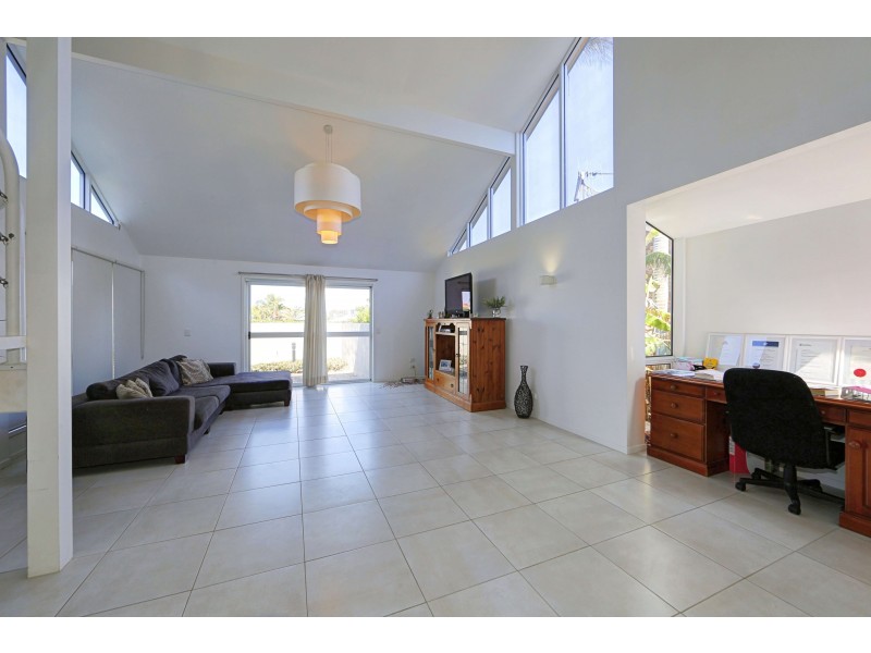 12 Oceanview St, Bargara QLD 4670