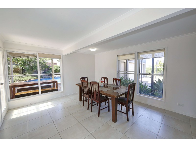12 Oceanview St, Bargara QLD 4670