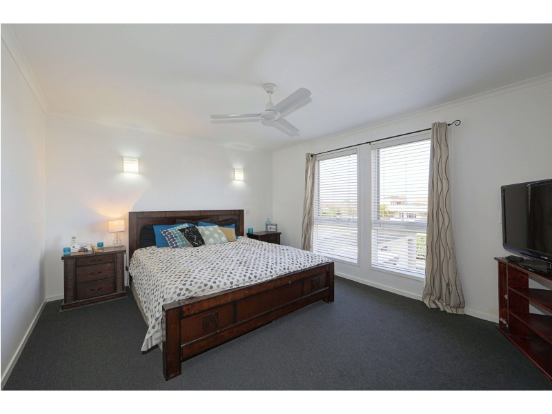 12 Oceanview St, Bargara QLD 4670