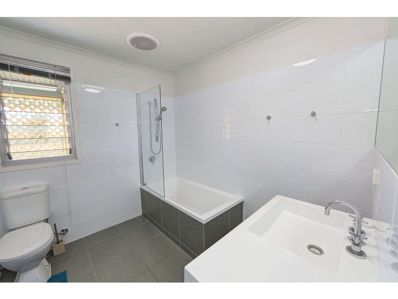 12 Oceanview St, Bargara QLD 4670