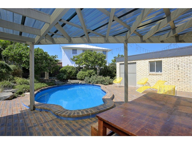 12 Oceanview St, Bargara QLD 4670