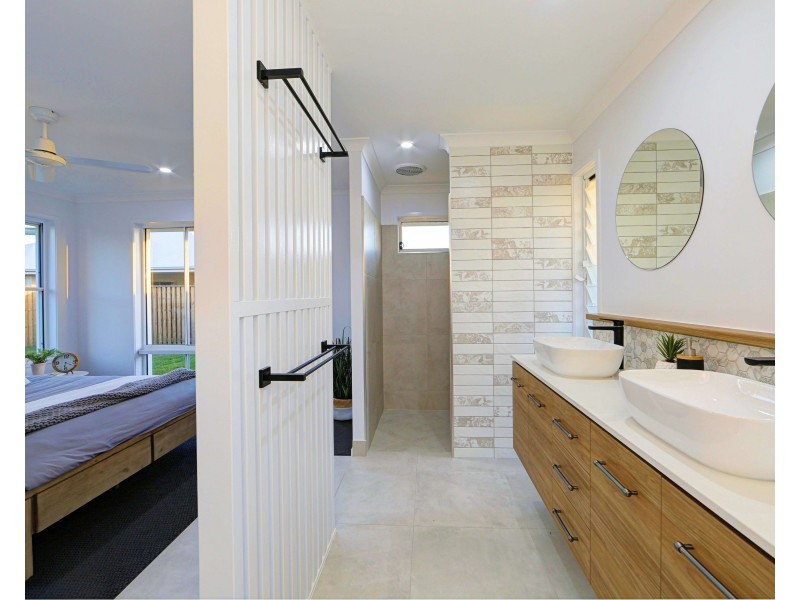 4 Beachside Circuit, Bargara QLD 4670