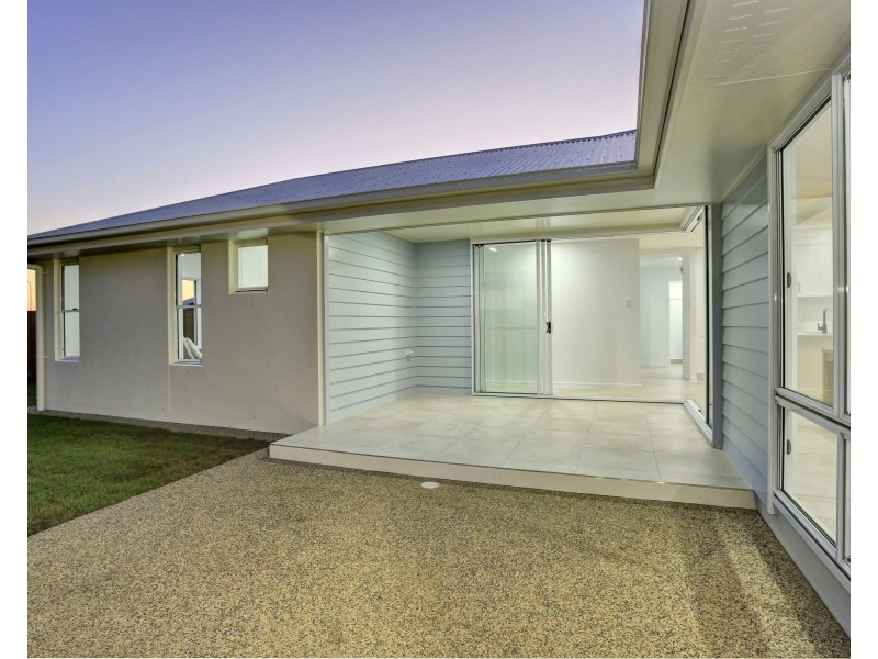 4 Beachside Circuit, Bargara QLD 4670