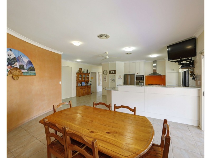 12 Kathleen Dr, Innes Park QLD 4670