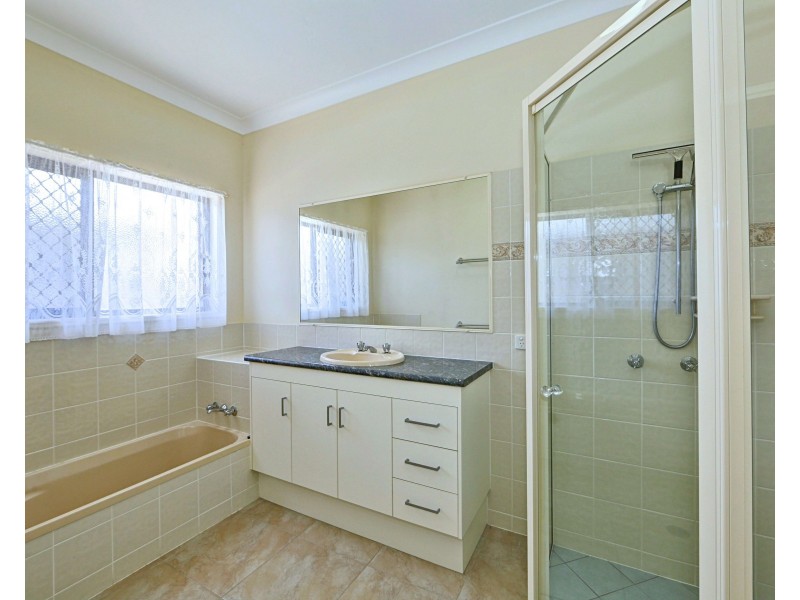 12 Kathleen Dr, Innes Park QLD 4670