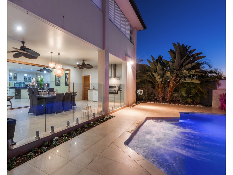 2 Panoramic Way, Bargara QLD 4670