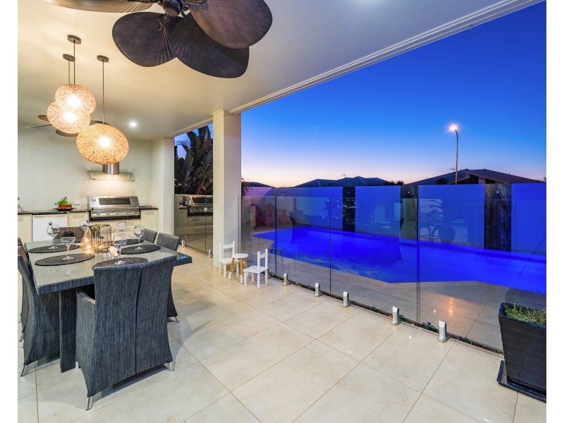 2 Panoramic Way, Bargara QLD 4670