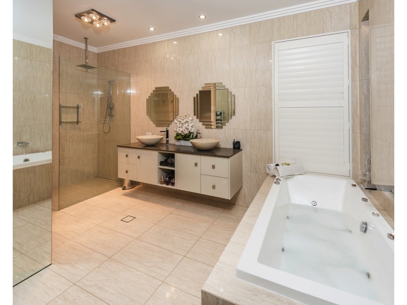2 Panoramic Way, Bargara QLD 4670