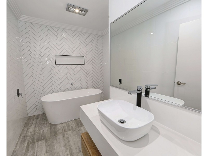 1/4 Anchorage Court, Bargara QLD 4670