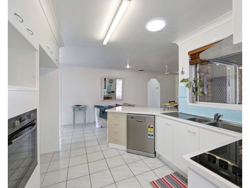 11 Amaroo Cres, Innes Park QLD 4670