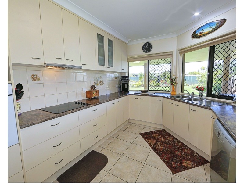 11 Francis Pl, Innes Park QLD 4670