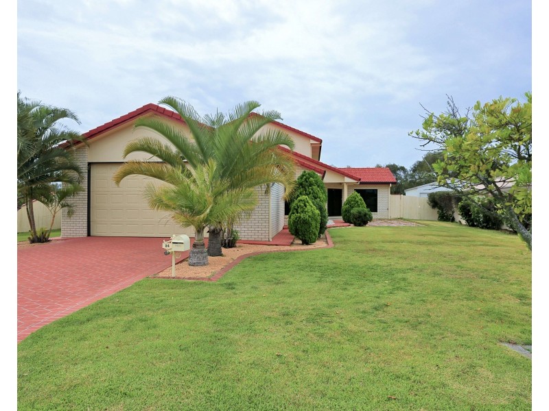 24 Bisdee St, Coral Cove QLD 4670