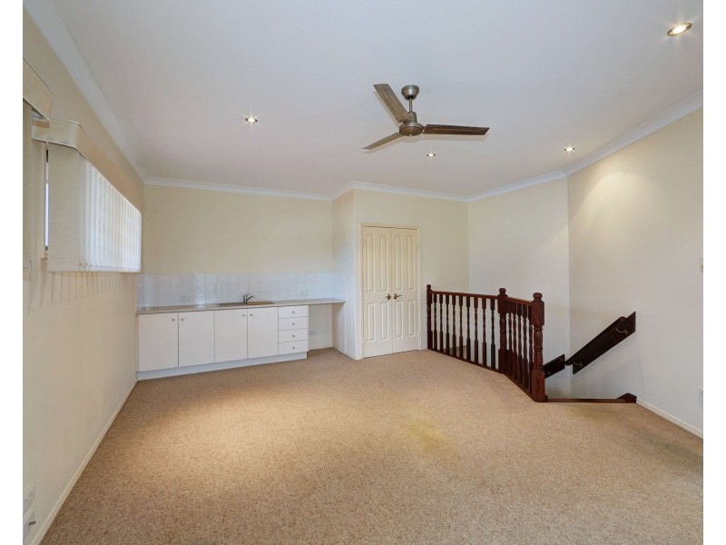 24 Bisdee St, Coral Cove QLD 4670