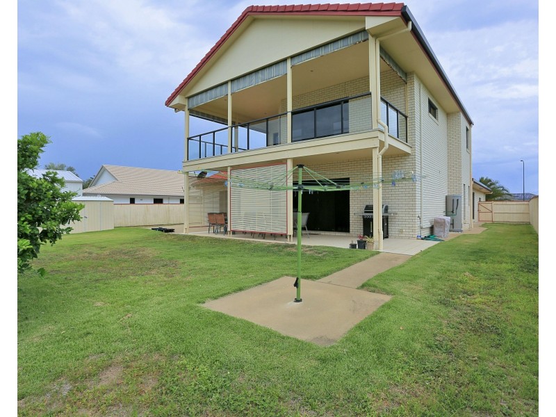 24 Bisdee St, Coral Cove QLD 4670