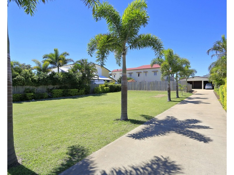 156 Barolin Esplanade, Coral Cove QLD 4670