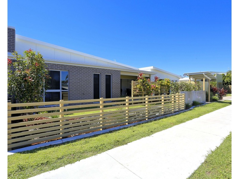 2/27 Holland St, Bargara QLD 4670